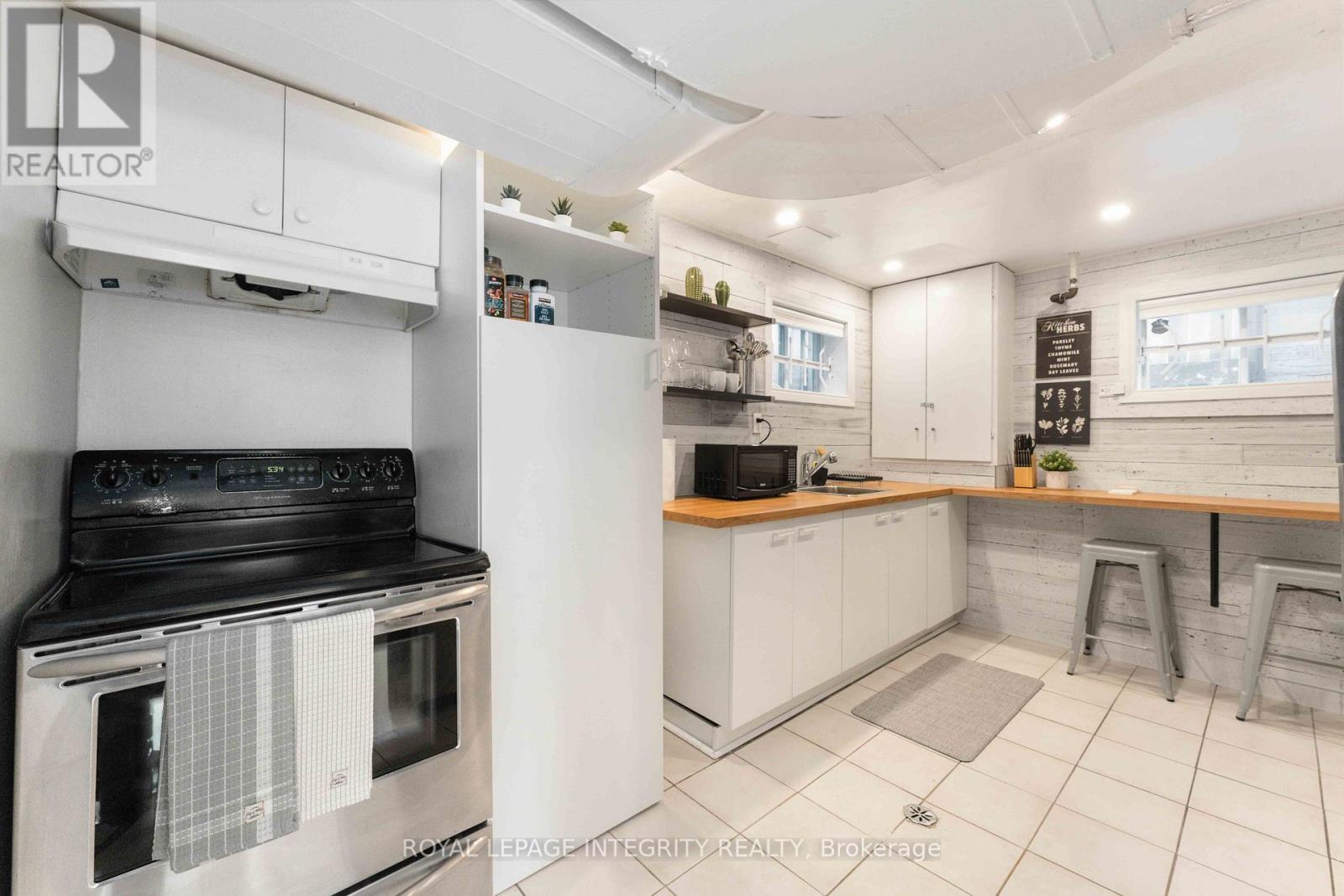 707 Morin Street, Ottawa, ON - Indoor Photo Showing Kitchen