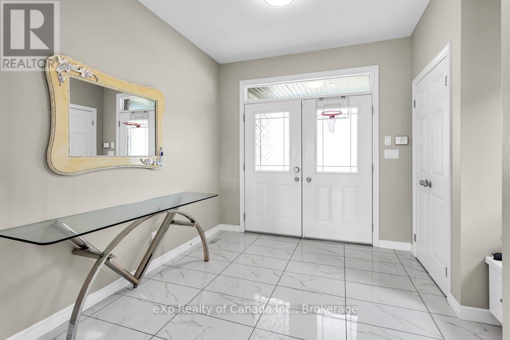 341 Poldon Drive, Norwich (Norwich Town), ON - Indoor Photo Showing Other Room