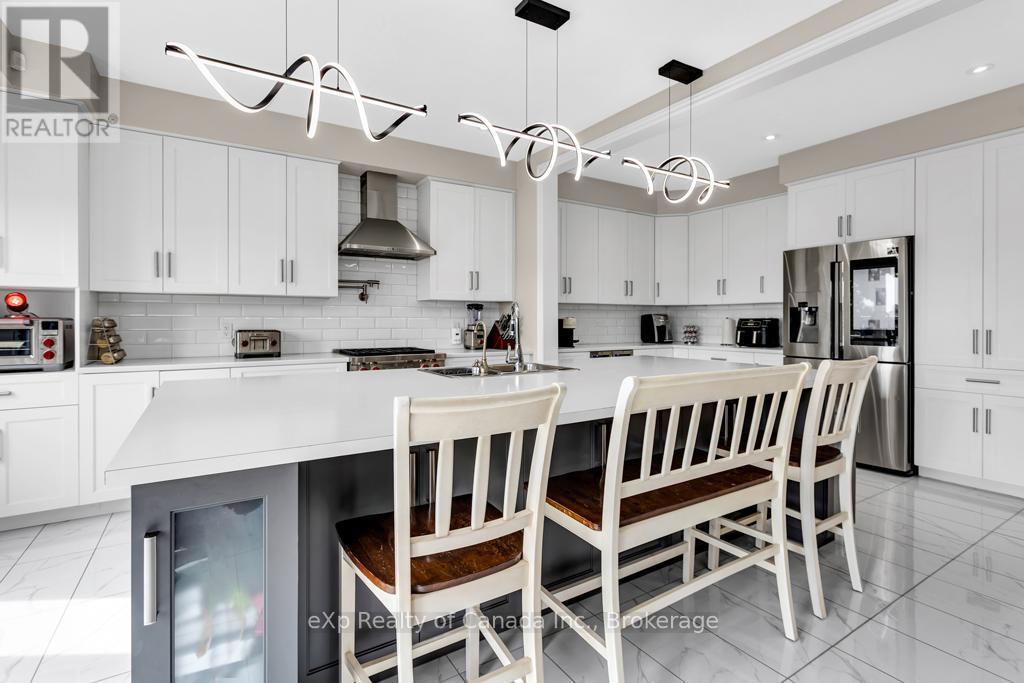341 Poldon Drive, Norwich (Norwich Town), ON - Indoor Photo Showing Kitchen With Upgraded Kitchen