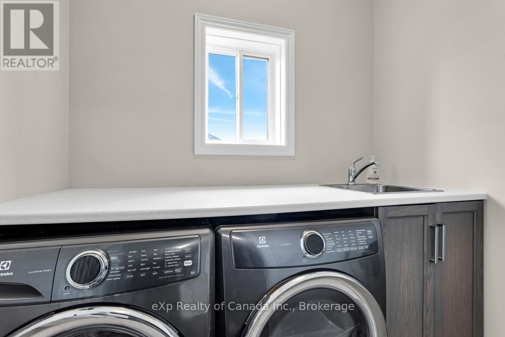 341 Poldon Drive, Norwich (Norwich Town), ON - Indoor Photo Showing Laundry Room