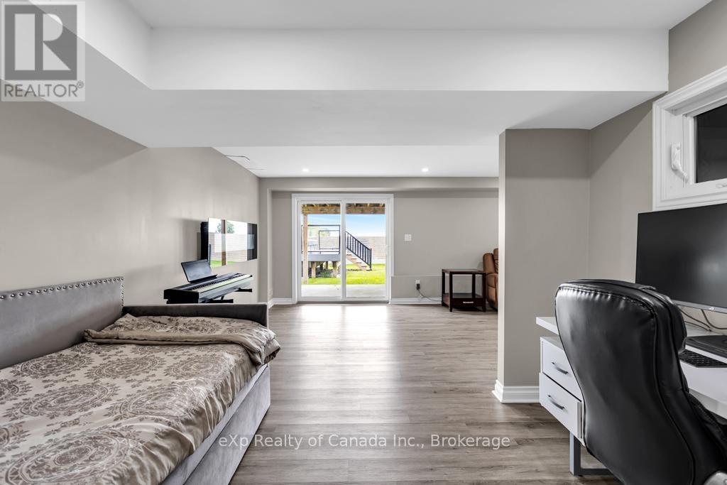 341 Poldon Drive, Norwich (Norwich Town), ON - Indoor Photo Showing Bedroom