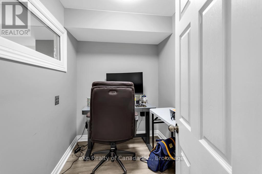 341 Poldon Drive, Norwich (Norwich Town), ON - Indoor Photo Showing Office