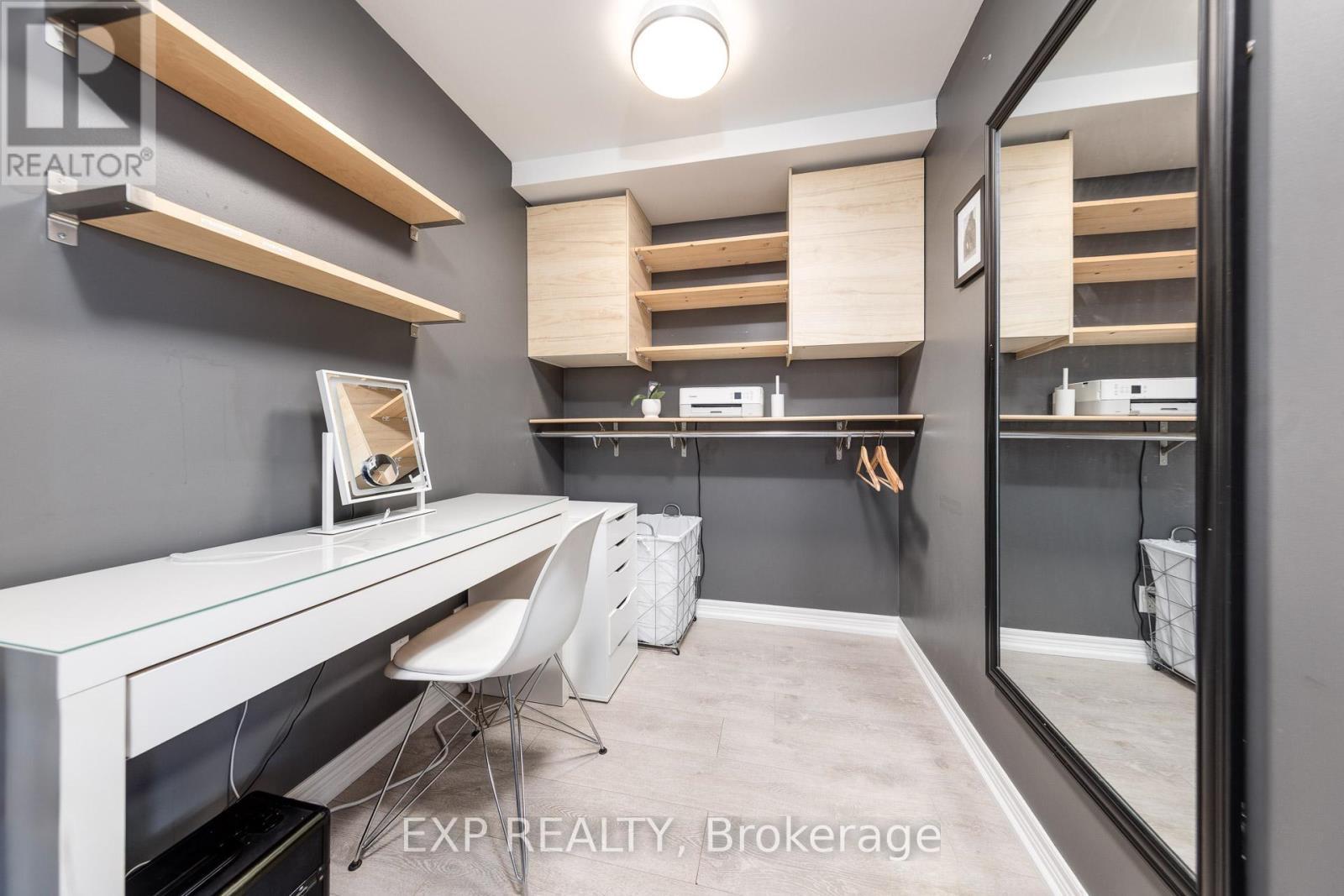 1510 - 212 Eglinton Avenue, Toronto, ON - Indoor