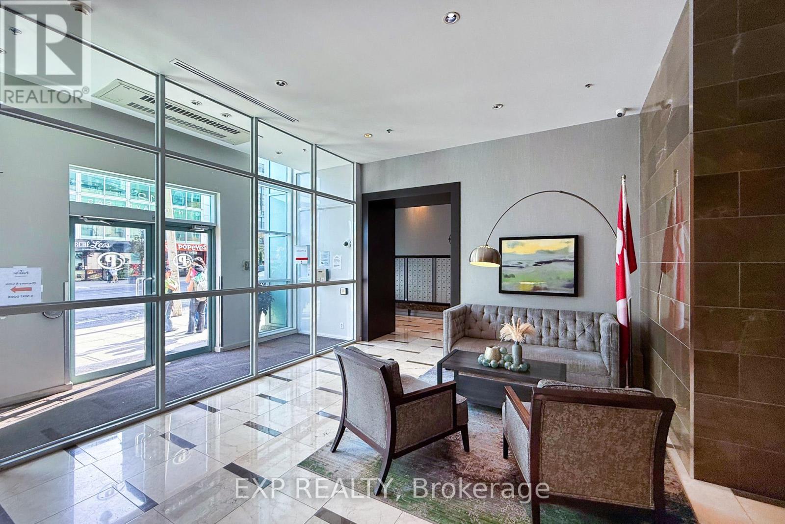 1510 - 212 Eglinton Avenue, Toronto, ON - Indoor Photo Showing Other Room