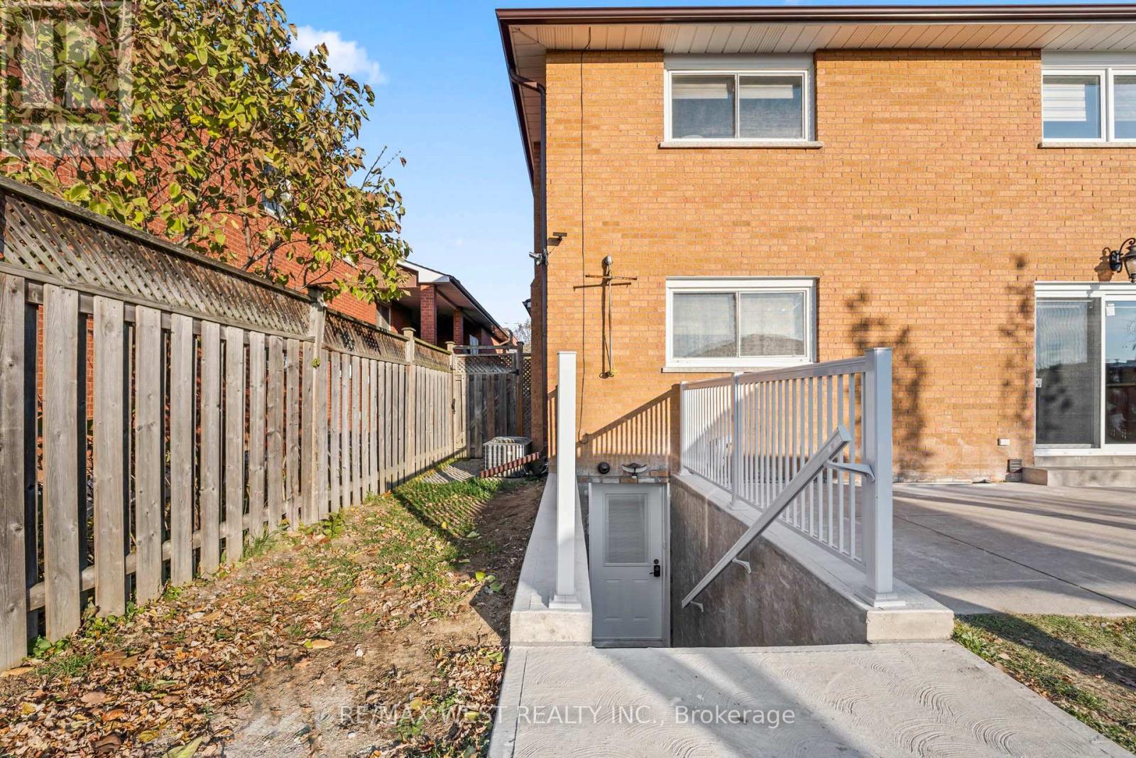 A - 38 Larchmere Avenue, Toronto, ON - Outdoor