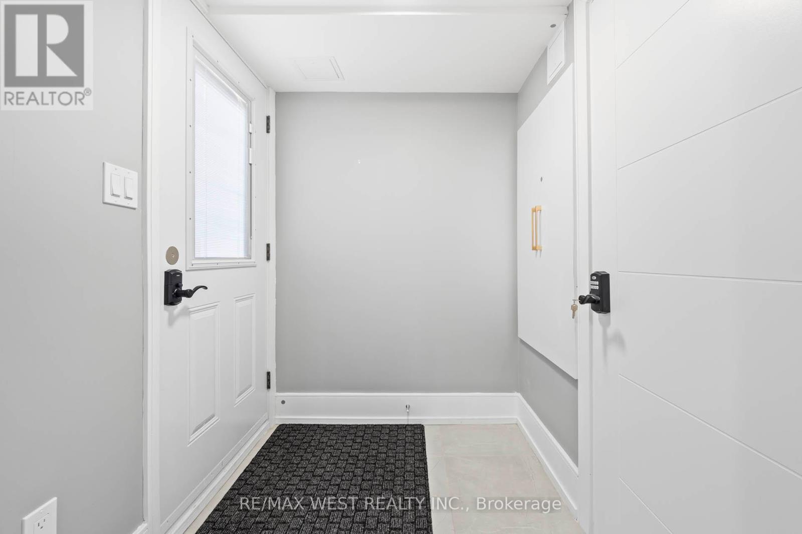 A - 38 Larchmere Avenue, Toronto, ON - Indoor Photo Showing Other Room
