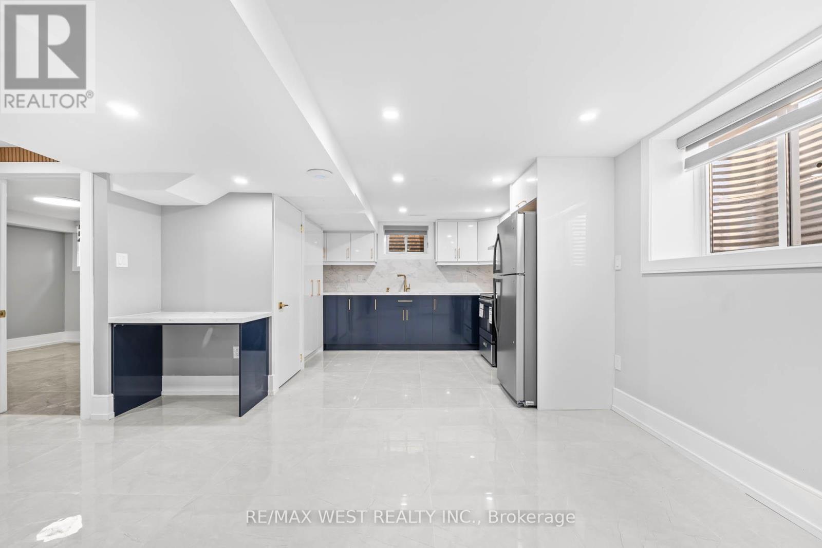 A - 38 Larchmere Avenue, Toronto, ON - Indoor