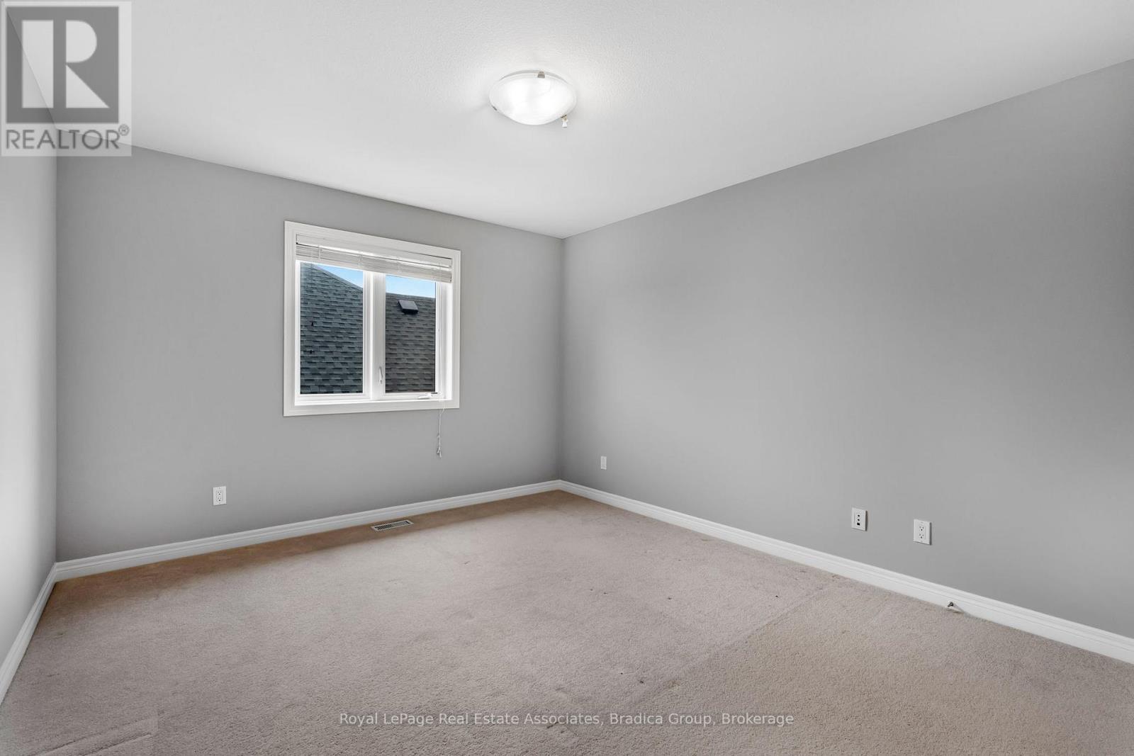 17 Trailwood Drive, Welland, ON - Indoor Photo Showing Other Room