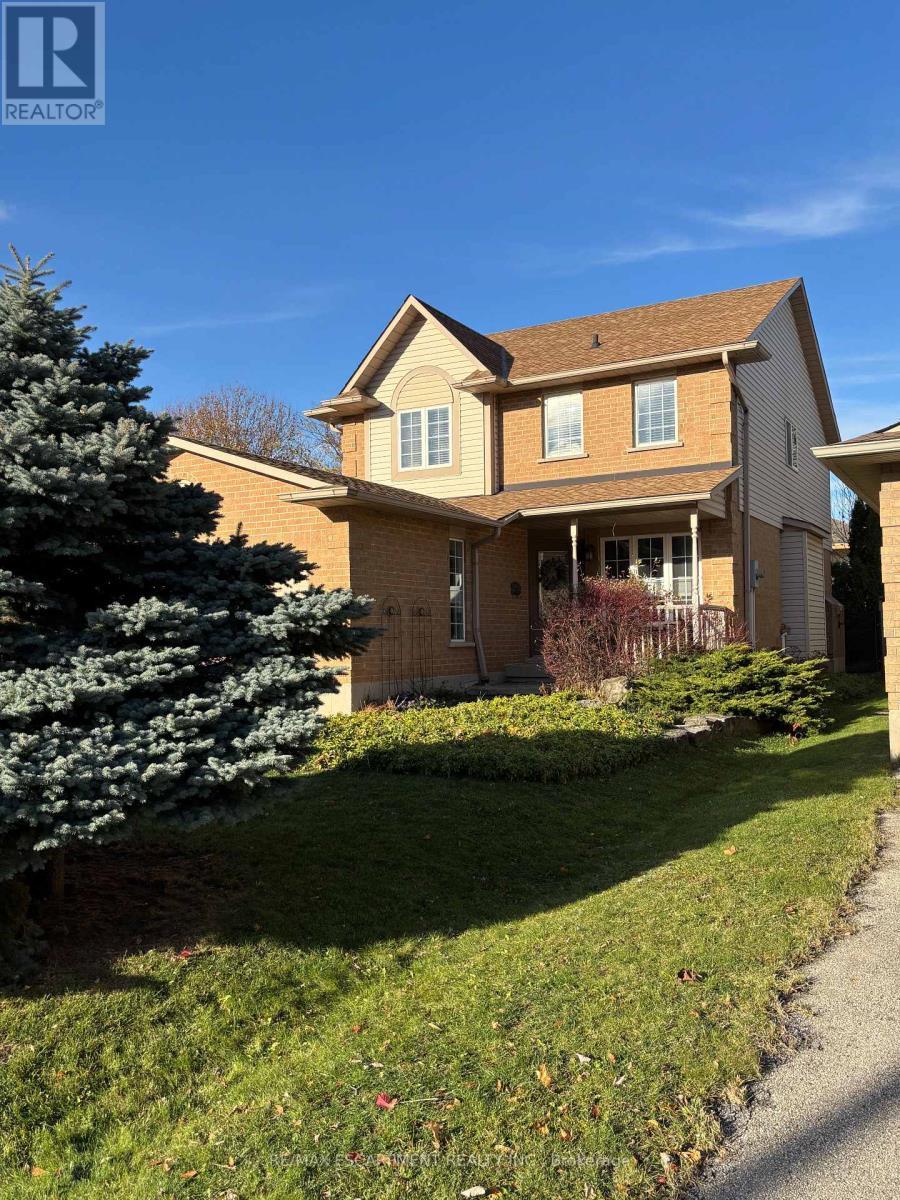 111 Duncairn Crescent, Hamilton, ON - Outdoor With Deck Patio Veranda