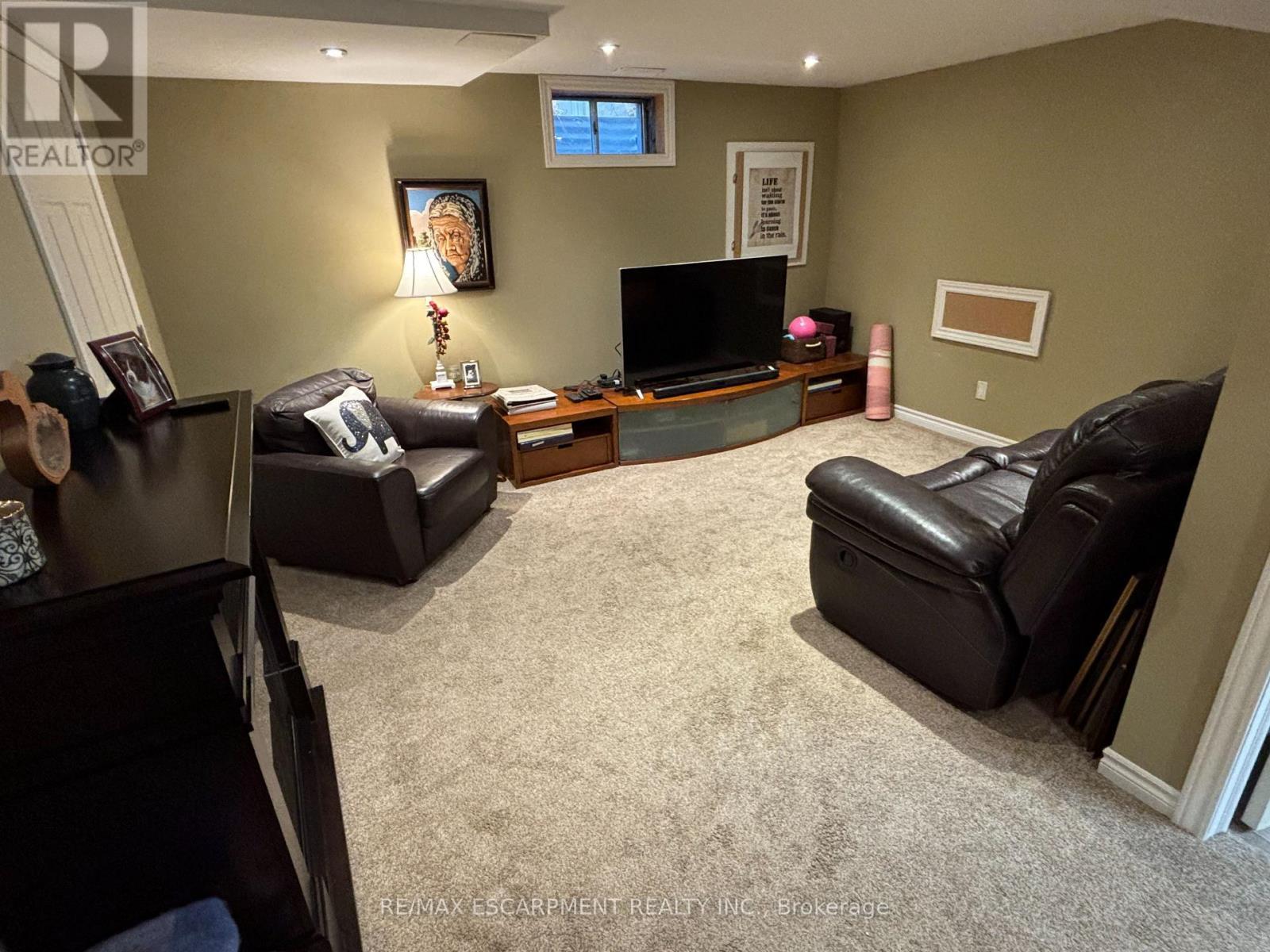 111 Duncairn Crescent, Hamilton, ON - Indoor Photo Showing Other Room