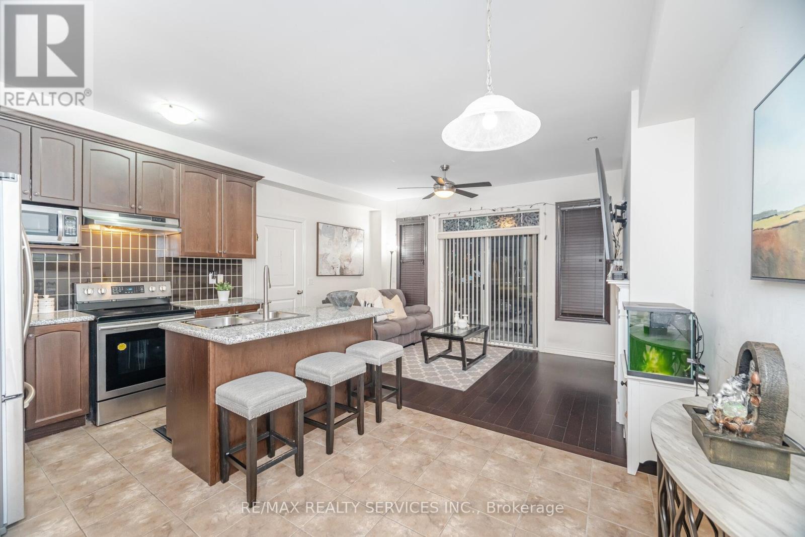 7 Dufay Road, Brampton, ON - Indoor Photo Showing Kitchen With Stainless Steel Kitchen