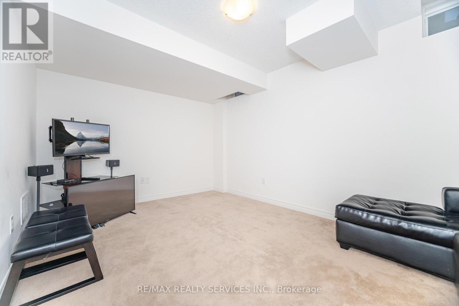 7 Dufay Road, Brampton, ON - Indoor Photo Showing Other Room