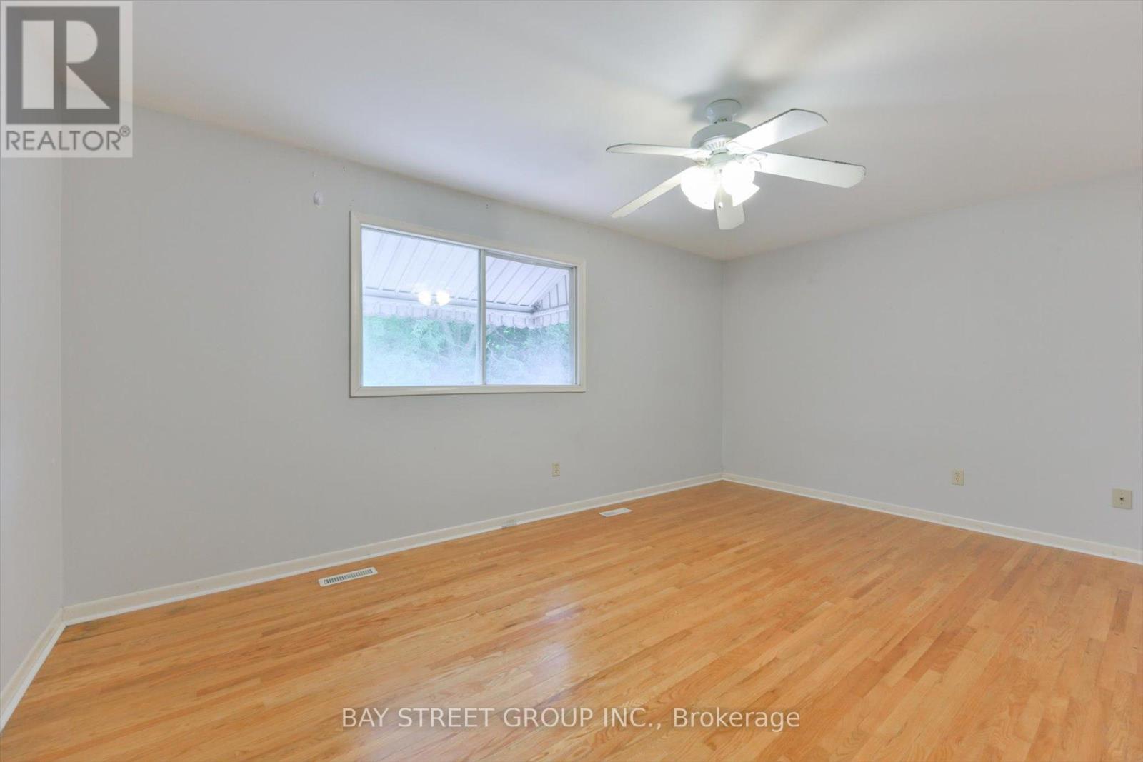 33 Kilchurn Castle Drive, Toronto, ON - Indoor Photo Showing Other Room