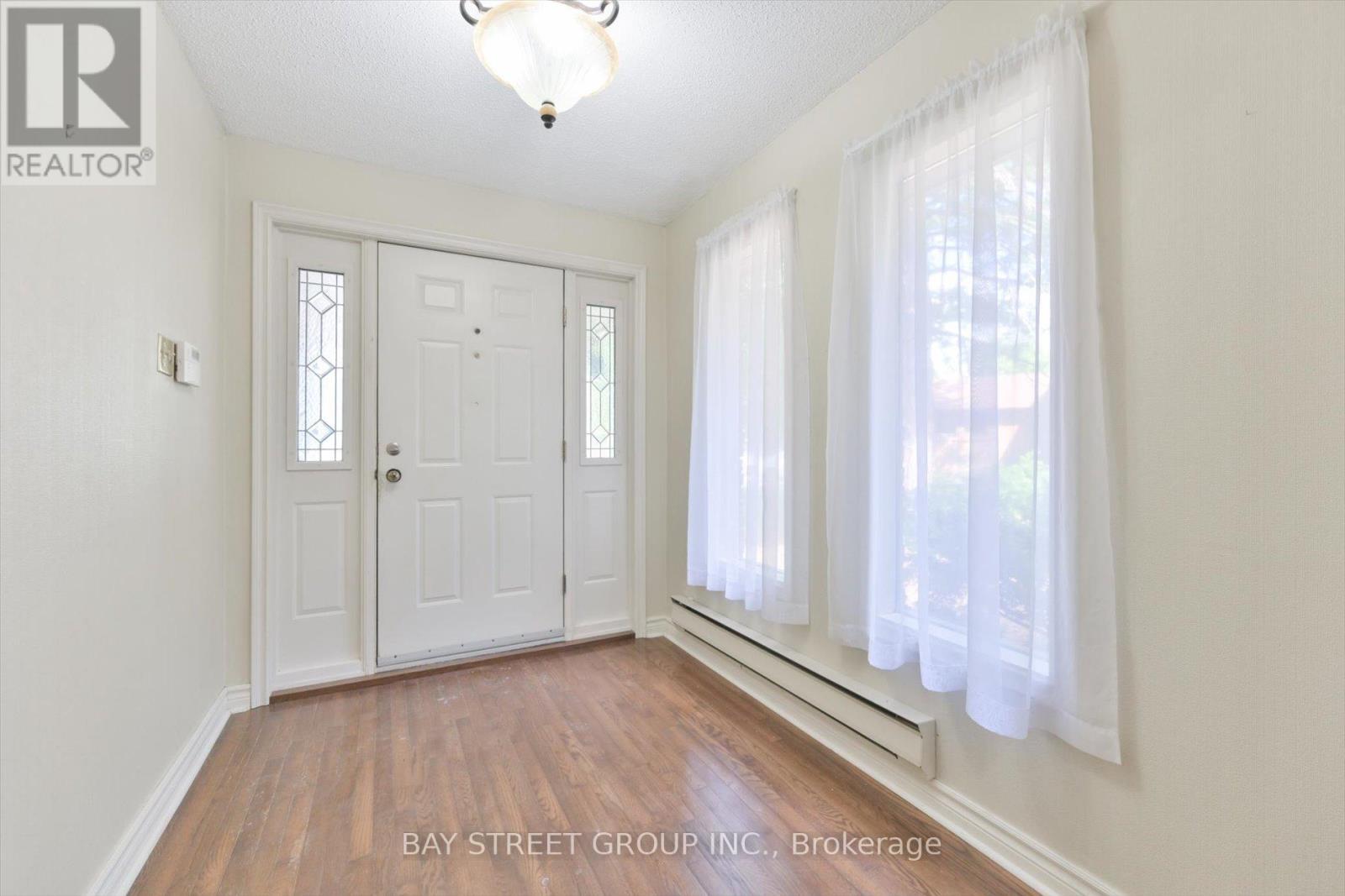 33 Kilchurn Castle Drive, Toronto, ON - Indoor Photo Showing Other Room