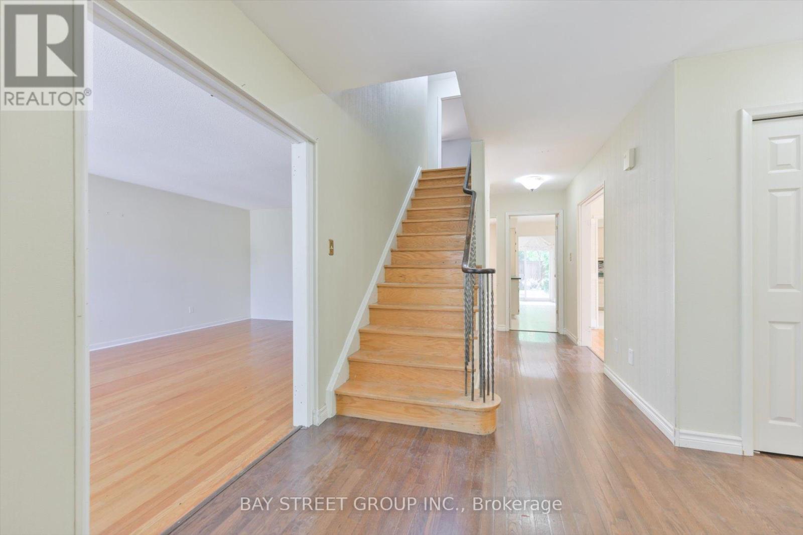 33 Kilchurn Castle Drive, Toronto, ON - Indoor Photo Showing Other Room