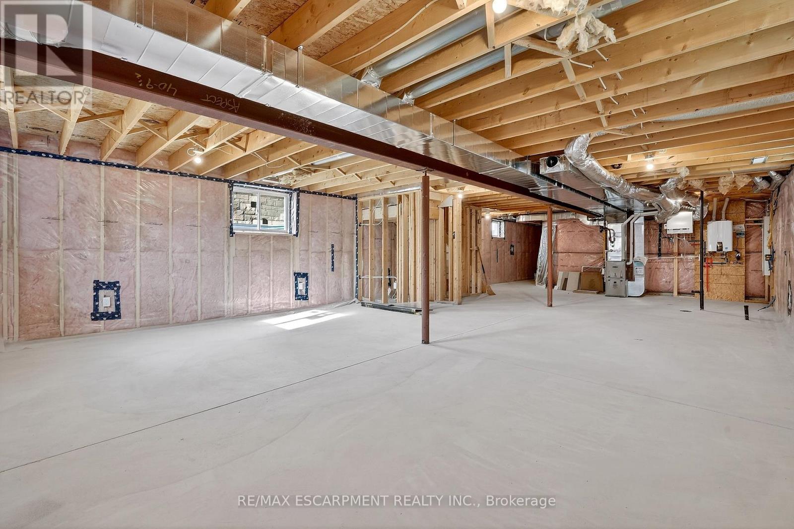 8868 Angie Drive, Niagara Falls, ON - Indoor Photo Showing Basement