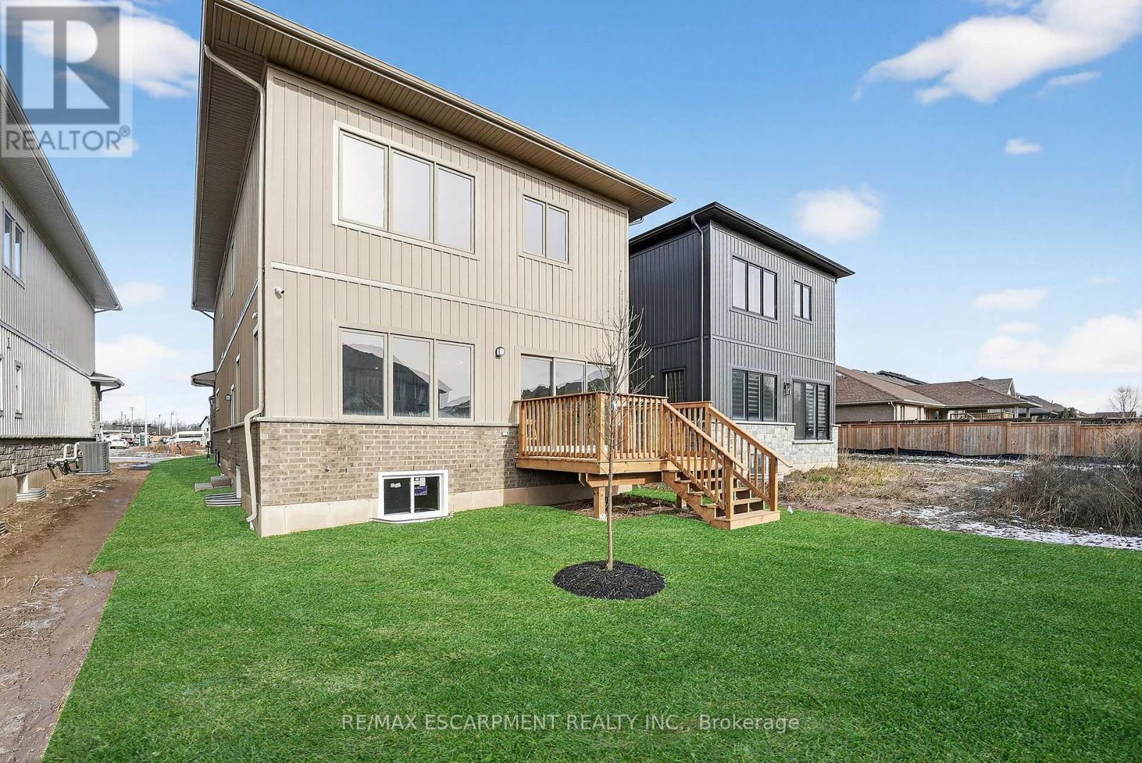 8868 Angie Drive, Niagara Falls, ON - Outdoor With Exterior