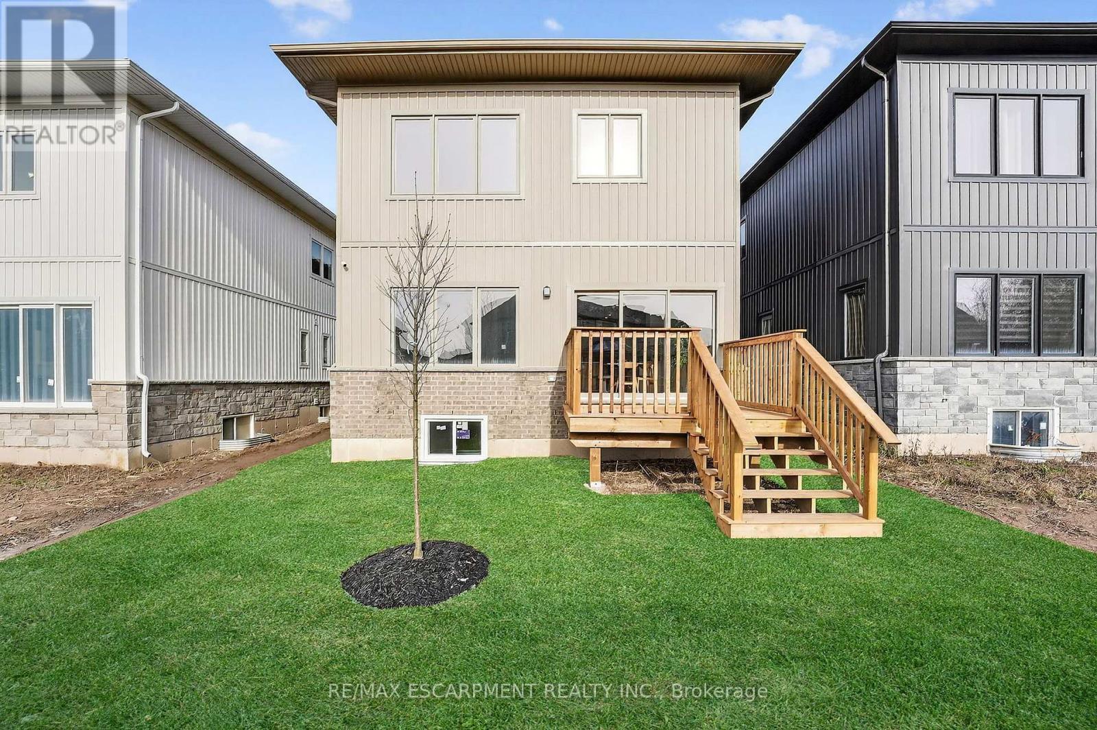 8868 Angie Drive, Niagara Falls, ON - Outdoor With Exterior