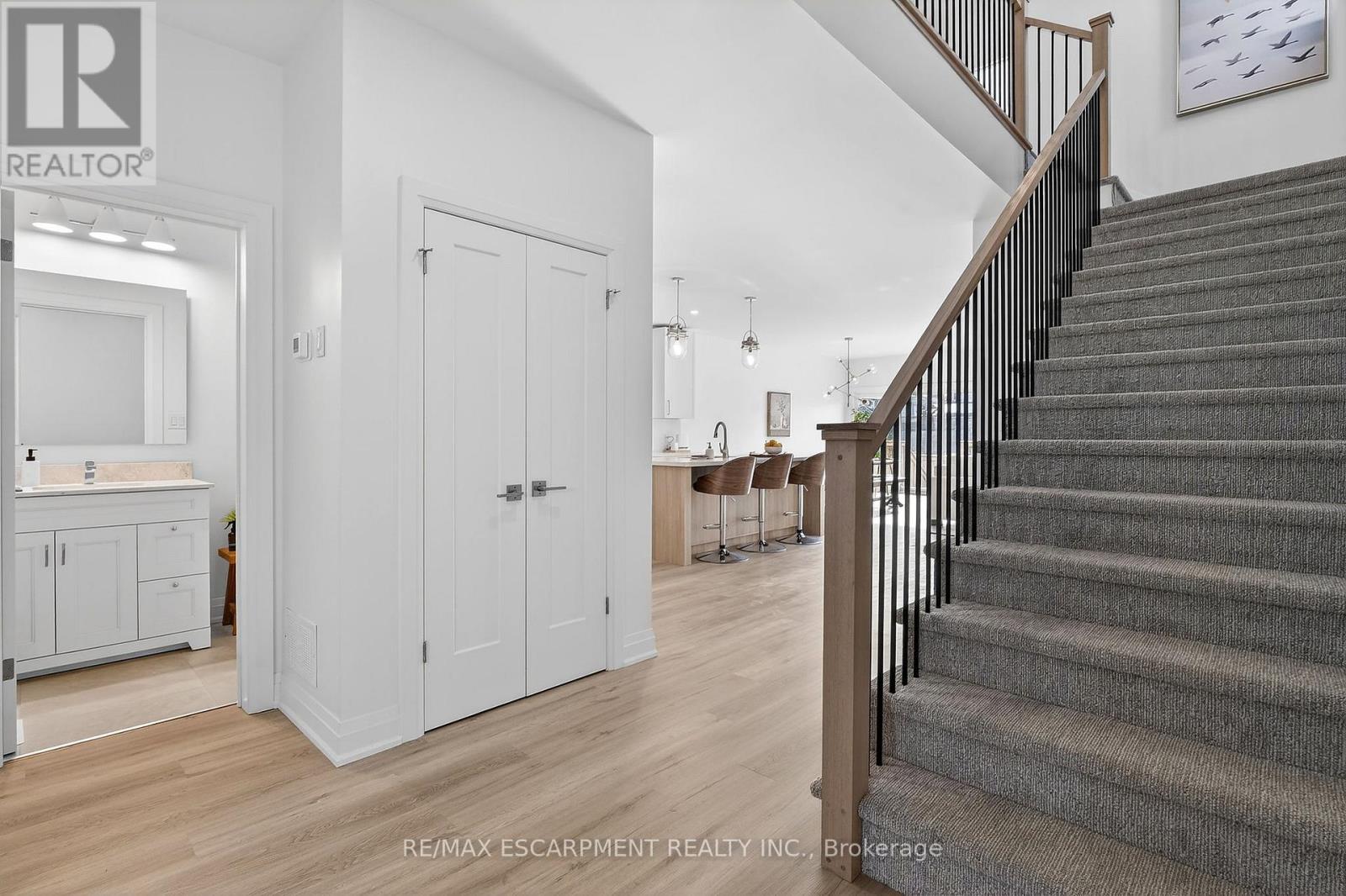 8868 Angie Drive, Niagara Falls, ON - Indoor Photo Showing Other Room