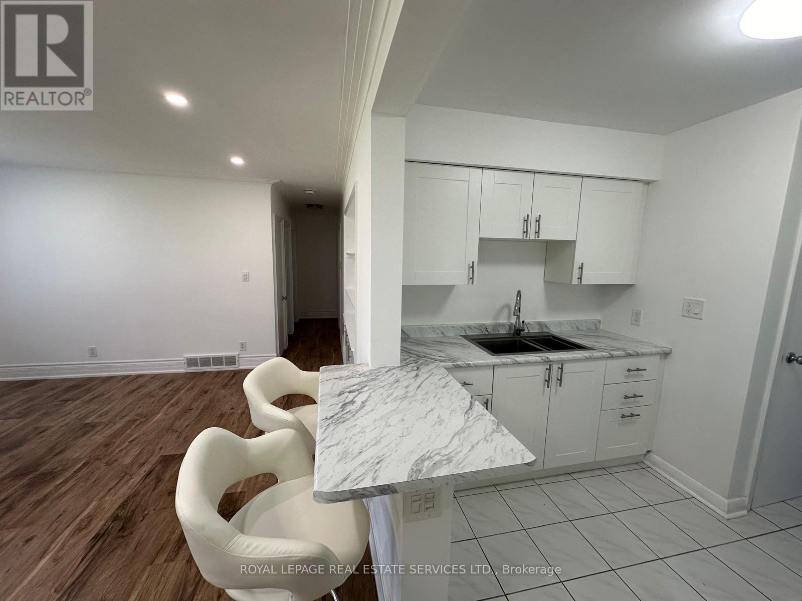 18790 Humber Station Road, Caledon, ON - Indoor Photo Showing Kitchen With Double Sink