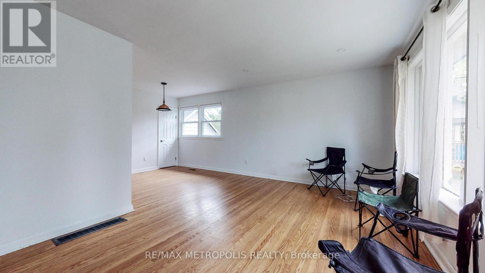 Main - 1020 Brewer Street, Peterborough Central, ON - Indoor Photo Showing Other Room