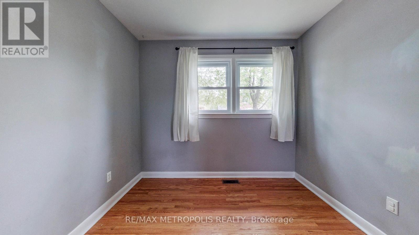 Main - 1020 Brewer Street, Peterborough Central, ON - Indoor Photo Showing Other Room