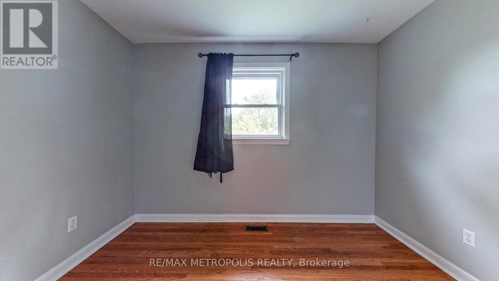 Main - 1020 Brewer Street, Peterborough Central, ON - Indoor Photo Showing Other Room