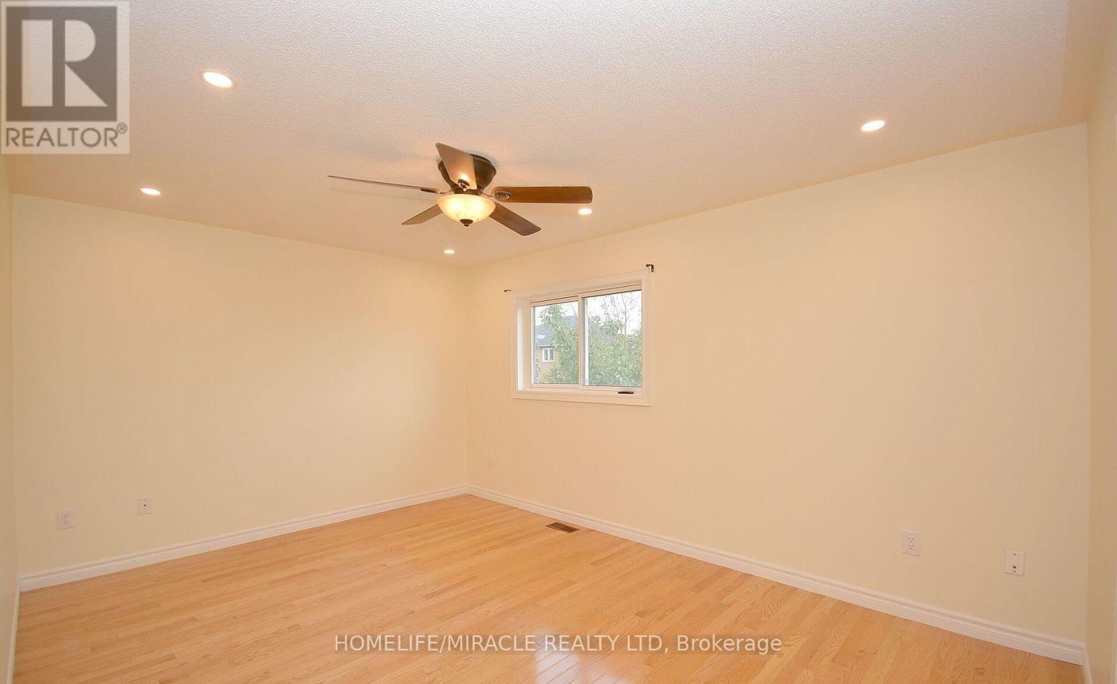 833 Mays Crescent, Mississauga, ON - Indoor Photo Showing Other Room