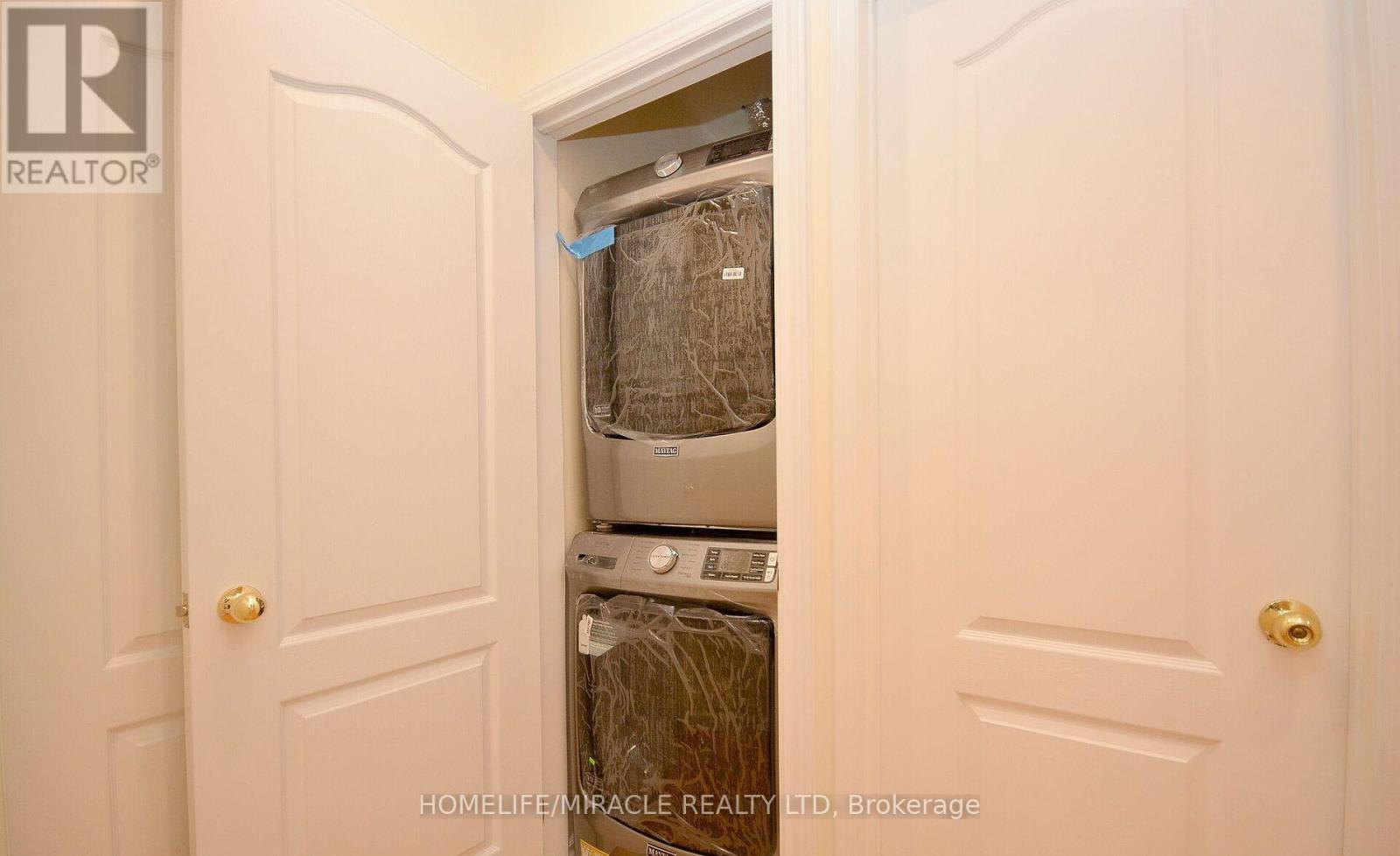 833 Mays Crescent, Mississauga, ON - Indoor Photo Showing Laundry Room
