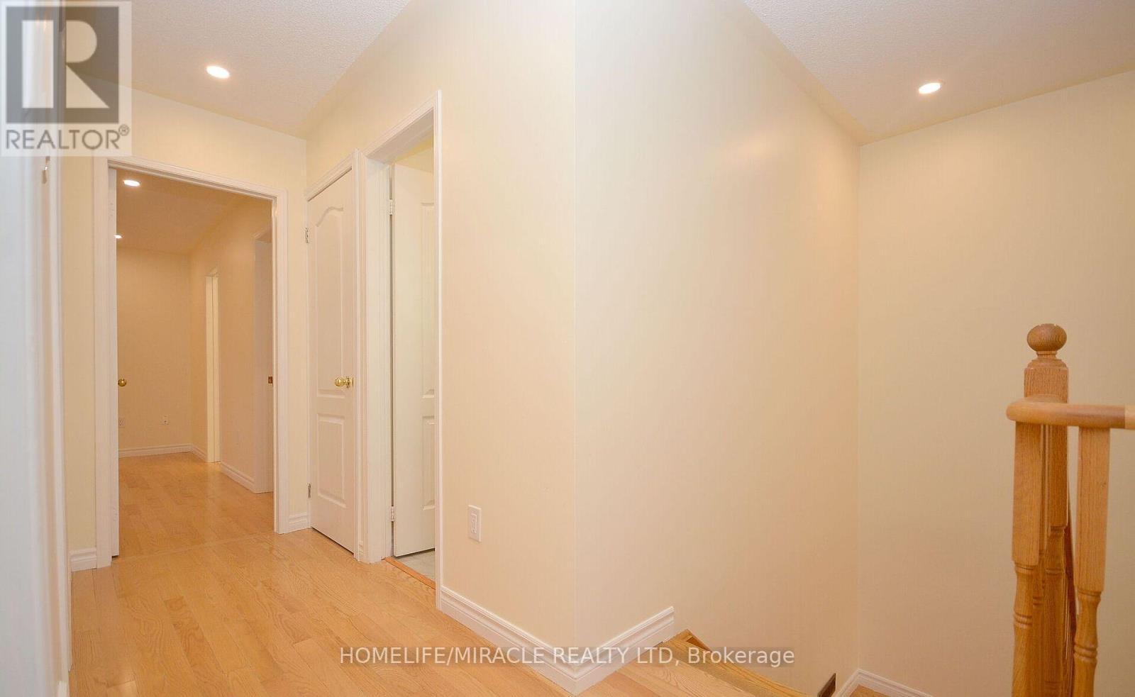 833 Mays Crescent, Mississauga, ON - Indoor Photo Showing Other Room