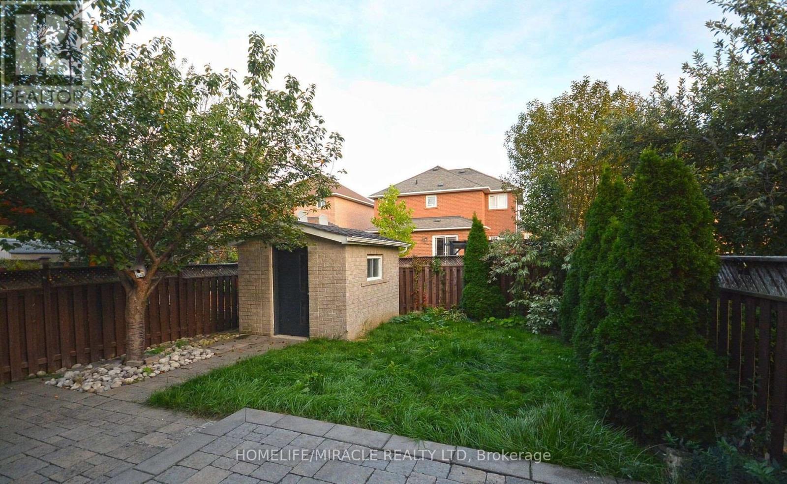 833 Mays Crescent, Mississauga, ON - Outdoor