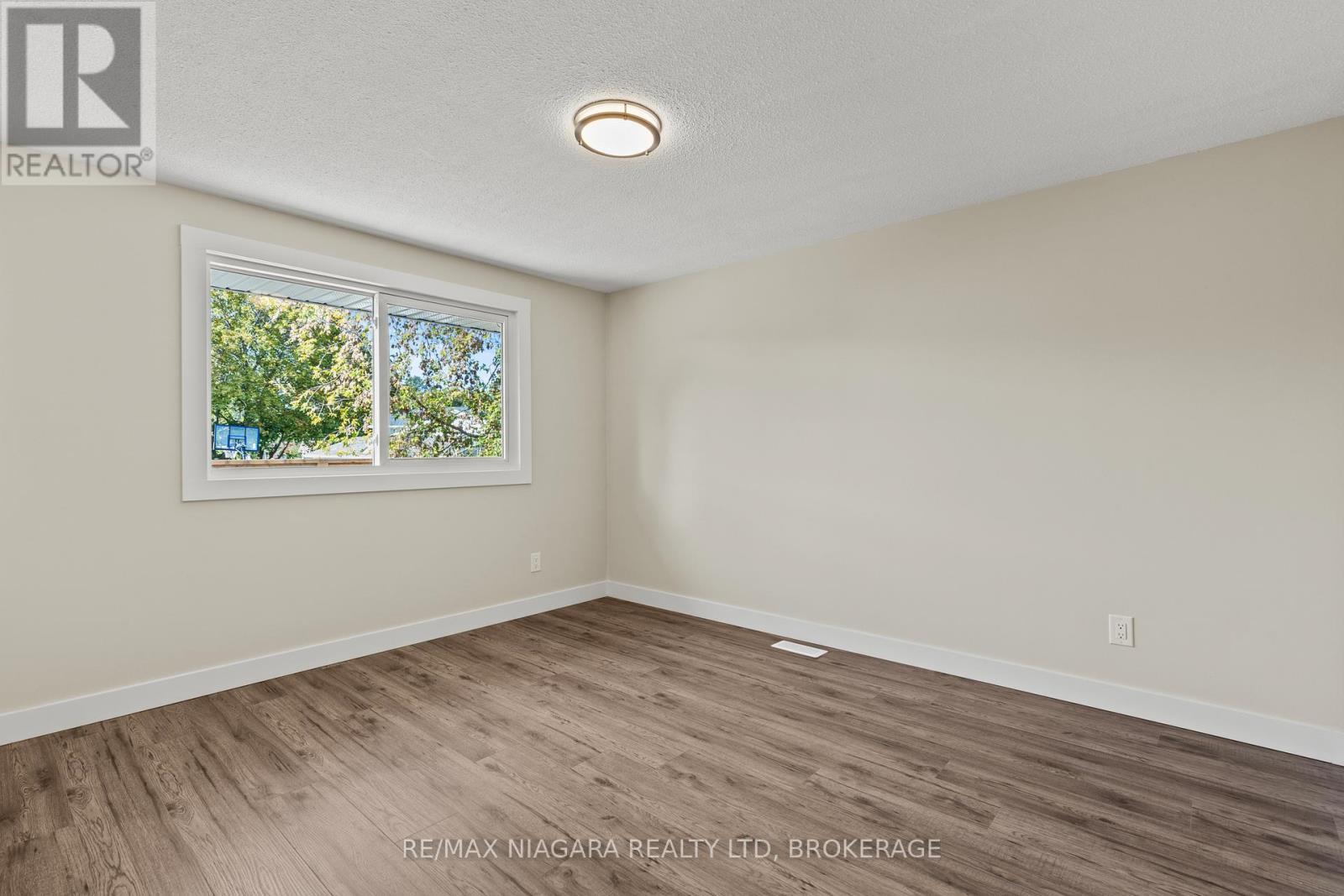 35 Lafayette Drive, St. Catharines (Lakeport), ON - Indoor Photo Showing Other Room