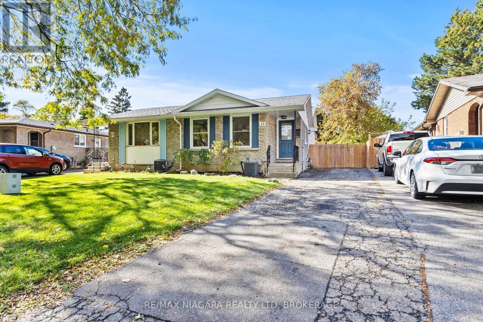 35 Lafayette Drive, St. Catharines (Lakeport), ON - Outdoor With Facade