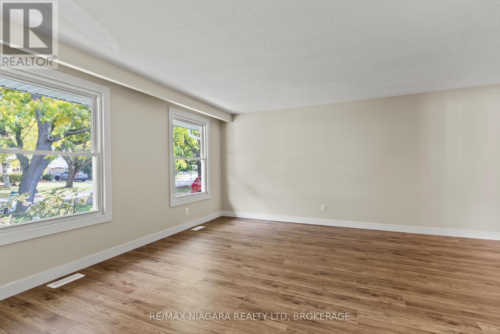 35 Lafayette Drive, St. Catharines (Lakeport), ON - Indoor Photo Showing Other Room