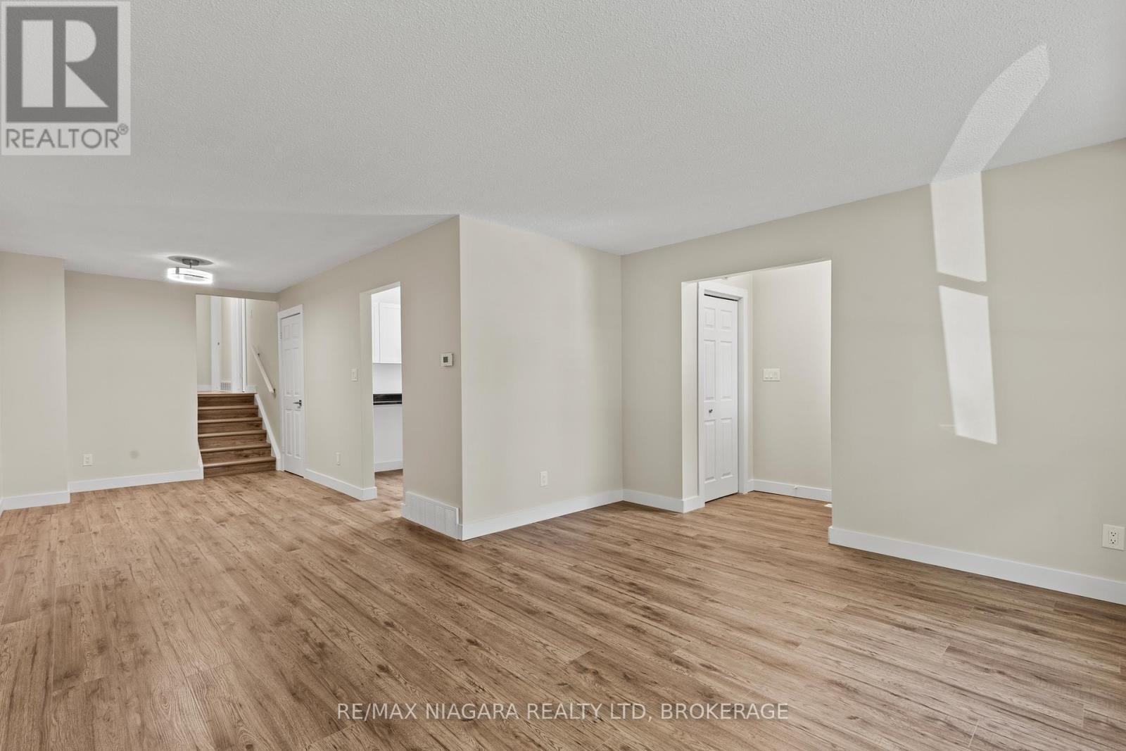 35 Lafayette Drive, St. Catharines (Lakeport), ON - Indoor Photo Showing Other Room
