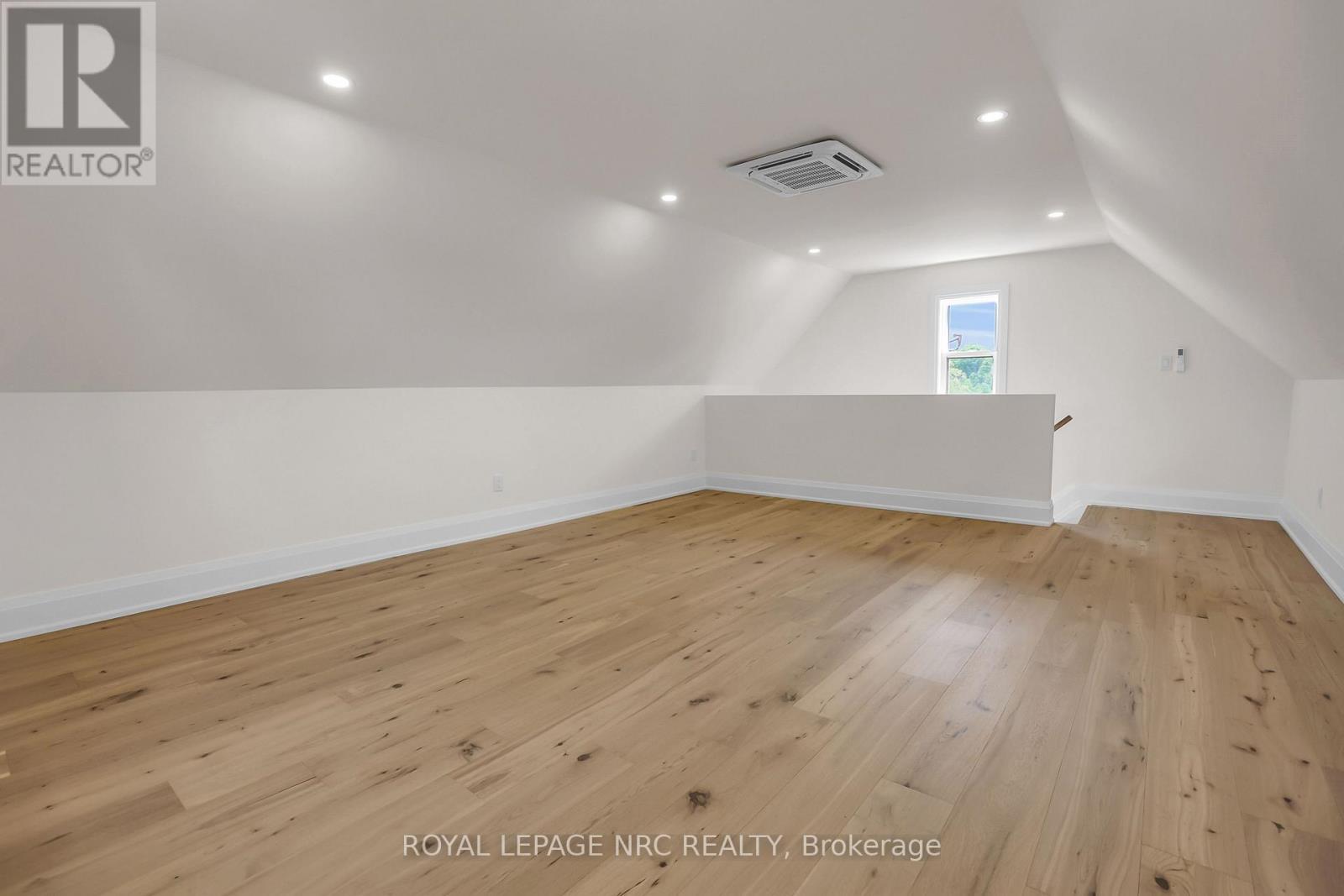 2021 Victoria Avenue, Pelham (North Pelham), ON