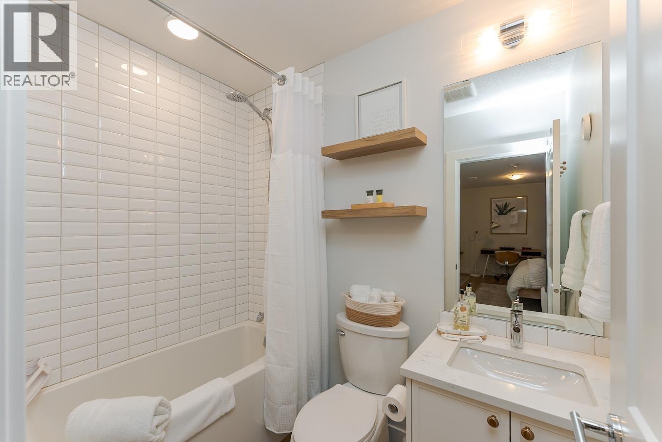 101 4274 22Nd Avenue, Prince George, BC - Indoor Photo Showing Bathroom