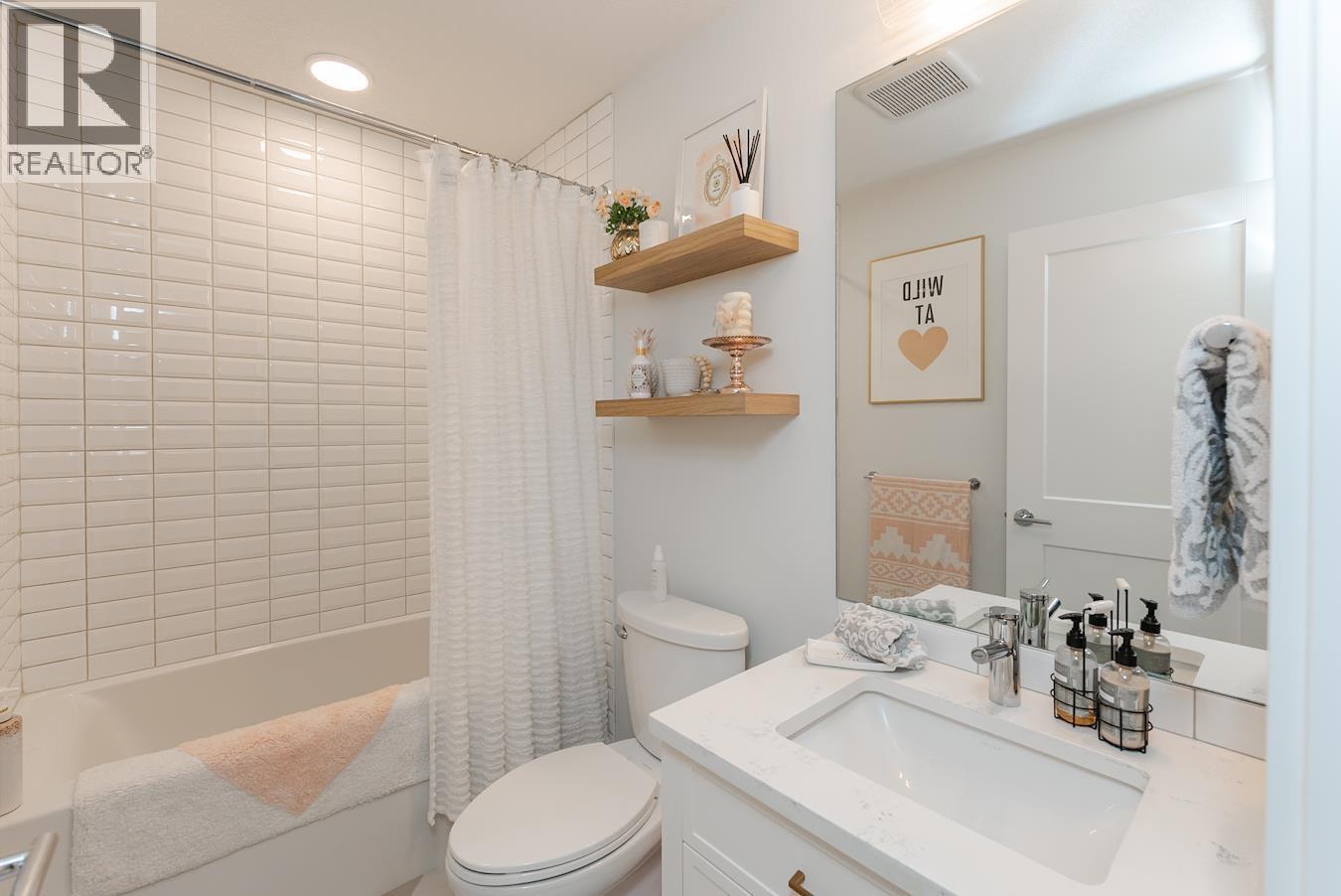 101 4274 22Nd Avenue, Prince George, BC - Indoor Photo Showing Bathroom