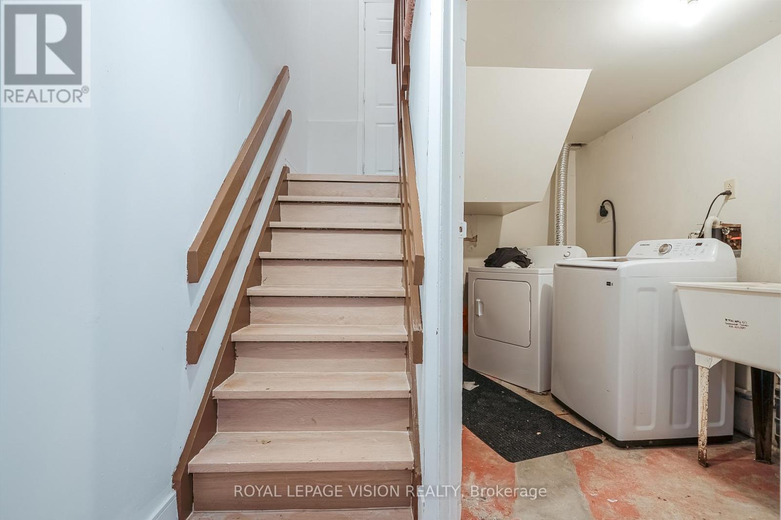 Bsmt - 35 Dowswell Drive, Toronto, ON - Indoor Photo Showing Laundry Room