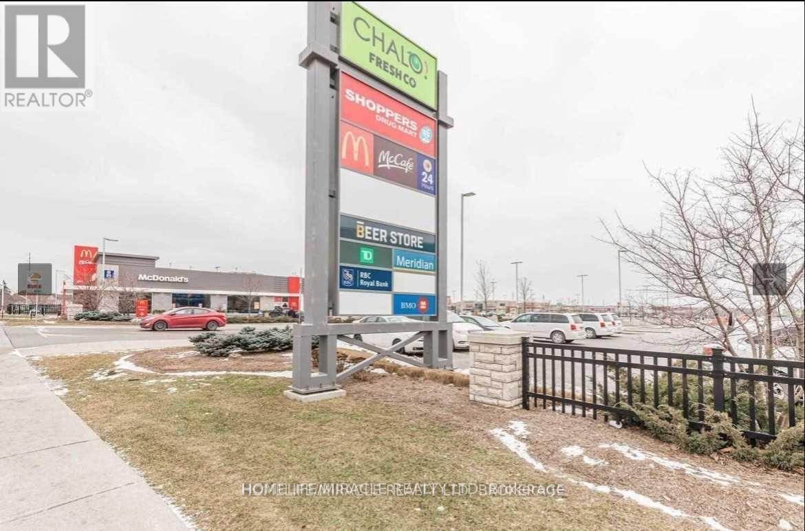 309 - 250 Sunny Meadow Boulevard, Brampton, ON - Outdoor