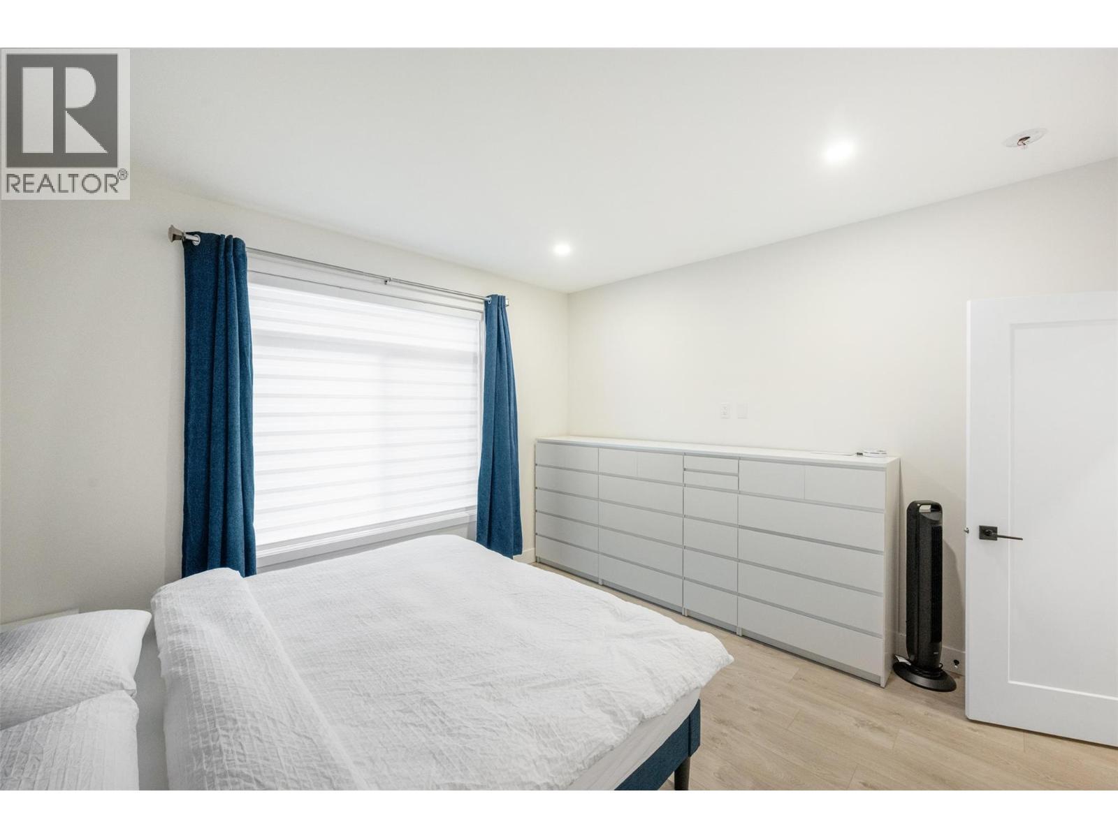 8000 Vedette Drive Unit# 22, Osoyoos, BC - Indoor Photo Showing Bedroom