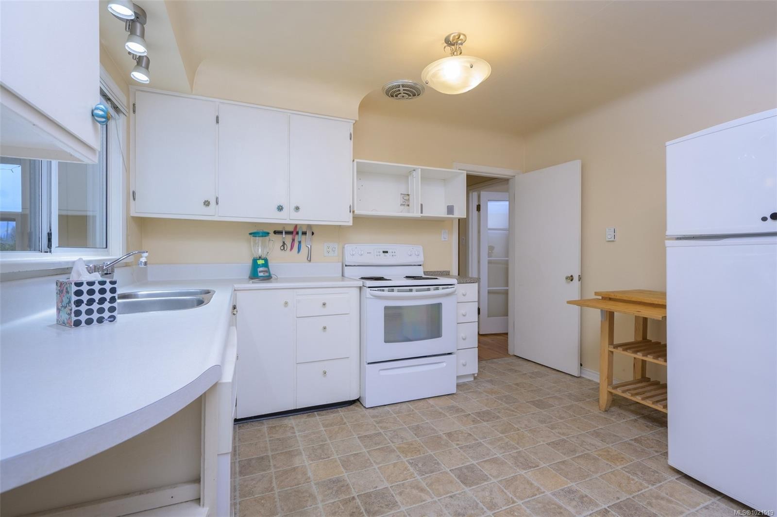 2968 Cedar Hill Rd, Victoria, BC