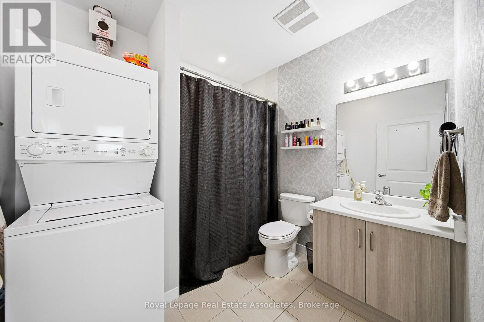 616 - 125 Shoreview Place, Hamilton, ON - Indoor Photo Showing Laundry Room