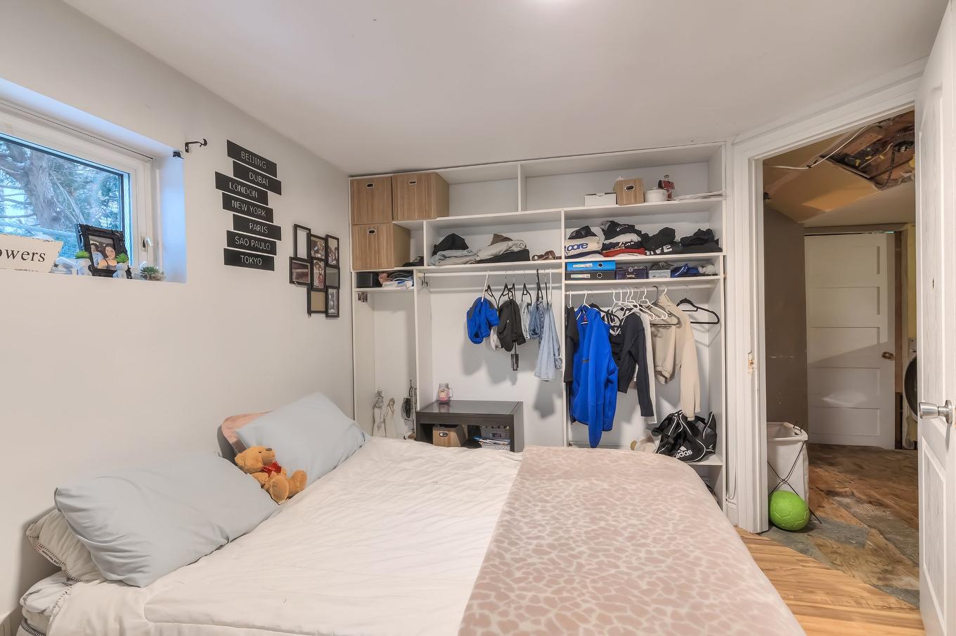 Chambre à coucher - 5075 Rue Maurice, Longueuil (Saint-Hubert), QC - Indoor Photo Showing Bedroom