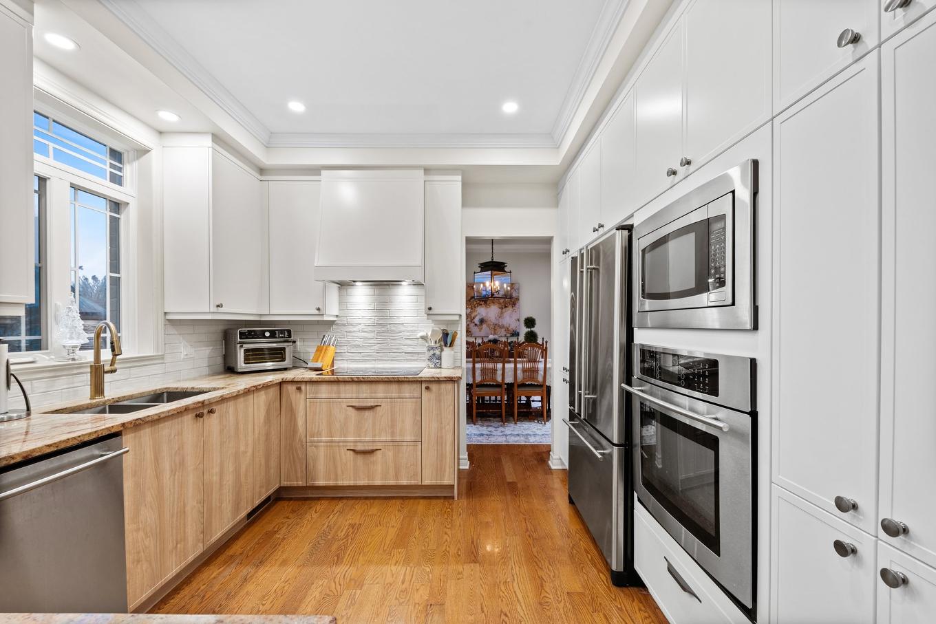 Cuisine - 574 Rue Des Fortifications, Saint-Jean-Sur-Richelieu, QC - Indoor Photo Showing Kitchen With Double Sink With Upgraded Kitchen