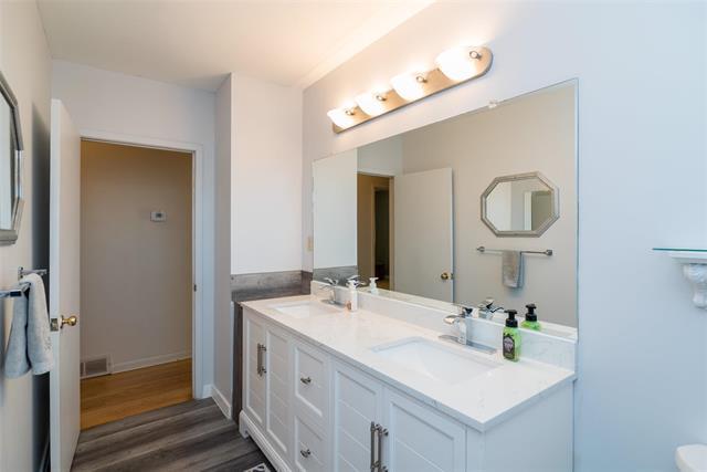 8 Byron Bay, Winnipeg, MB