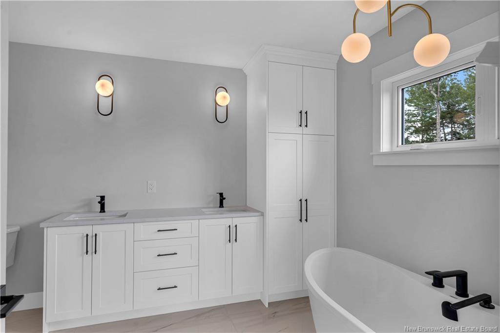 77 Guy St, Shediac, NB