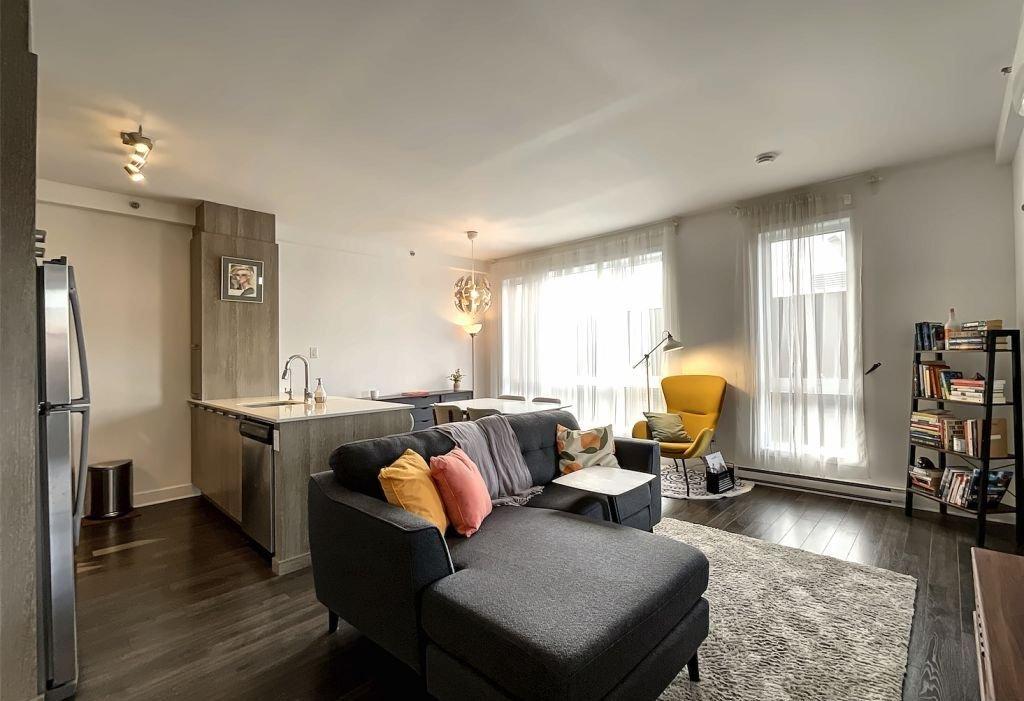 Salon - 405-2335 Av. Bennett, Montréal (Mercier/Hochelaga-Maisonneuve), QC - Indoor Photo Showing Living Room