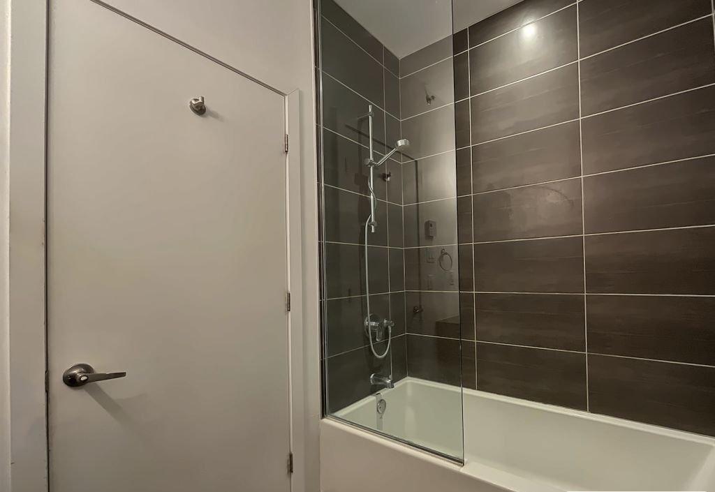 Salle de bains - 405-2335 Av. Bennett, Montréal (Mercier/Hochelaga-Maisonneuve), QC - Indoor Photo Showing Bathroom