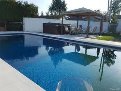 Pool -